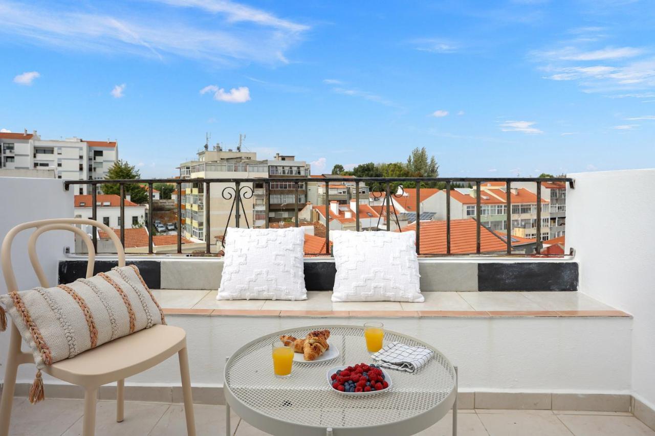 Sunny 2 Bedroom Apartment In Almada - Balconies With River View Екстериор снимка